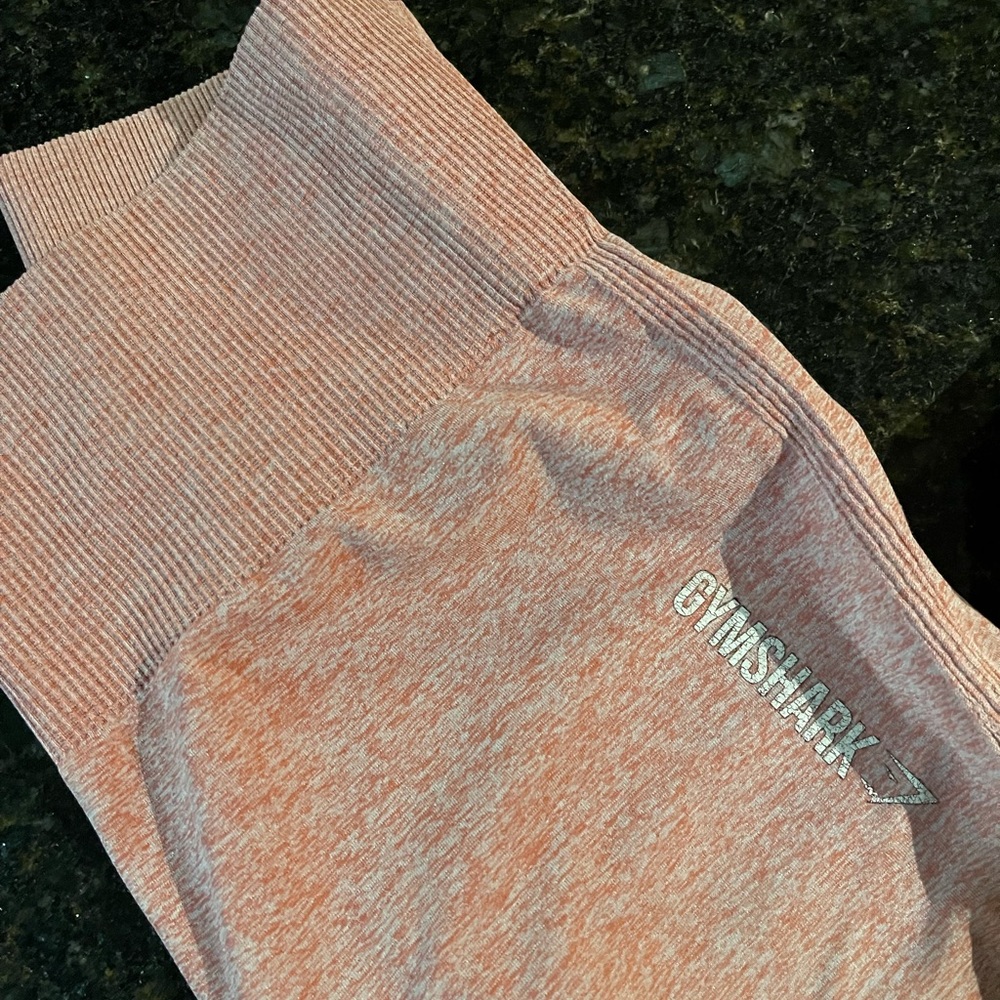 XS gym shark pink leggings